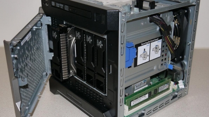 HP MicroServer Gen8 open inside